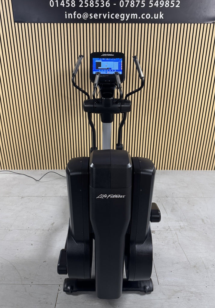 Life Fitness 95X Discover Cross Trainer With SE Console