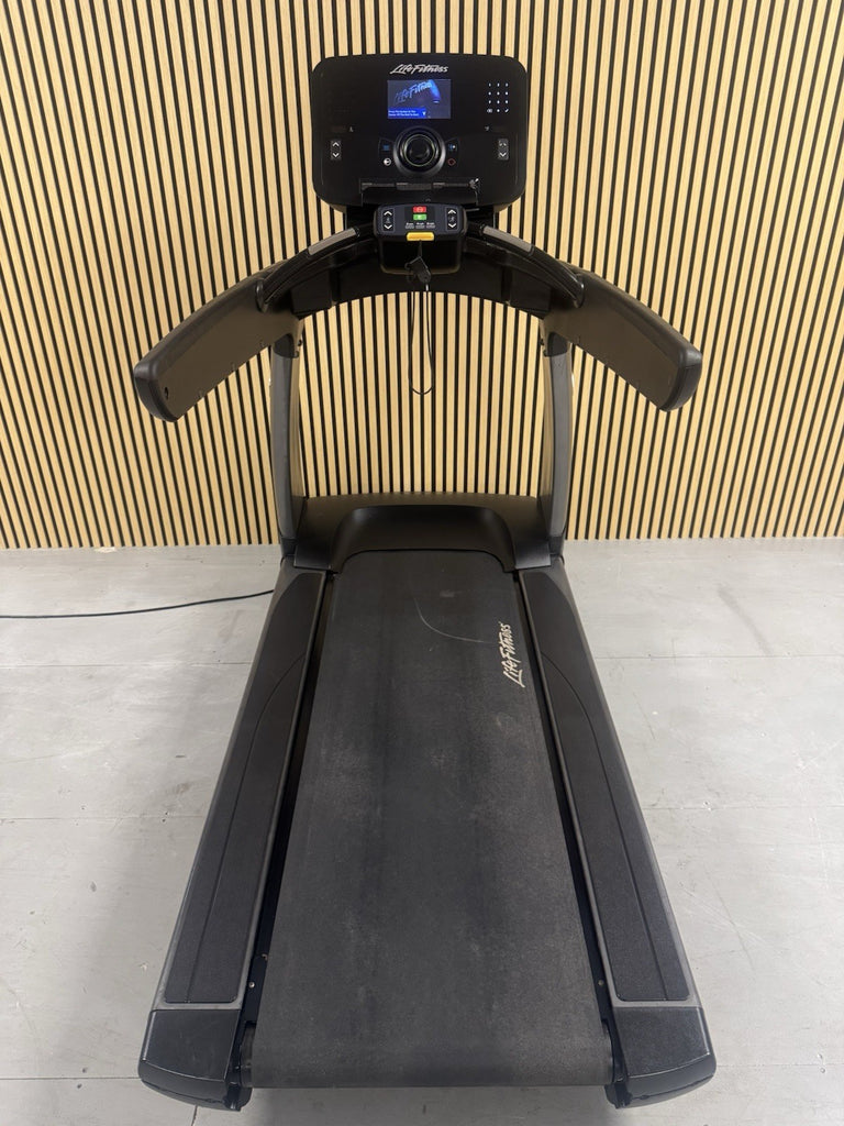 Life Fitness 95T Treadmill With Explore Console