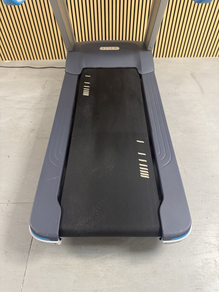 Precor Treadmill 885 Series with P82 Console