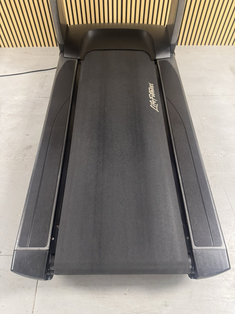 Life Fitness 95T Treadmill With Explore Console