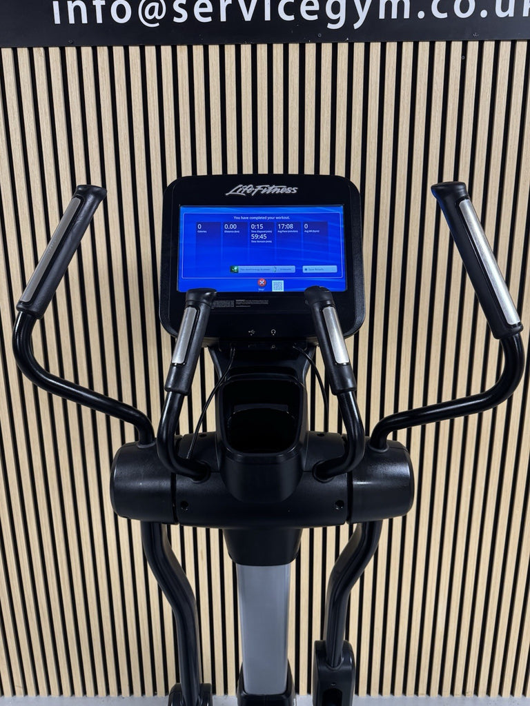 Life Fitness 95X Discover Cross Trainer With SE Console