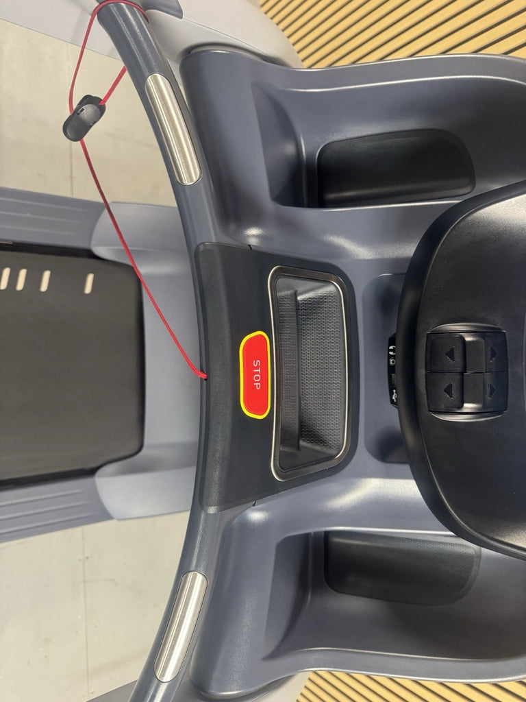 Precor Treadmill 885 Series with P82 Console