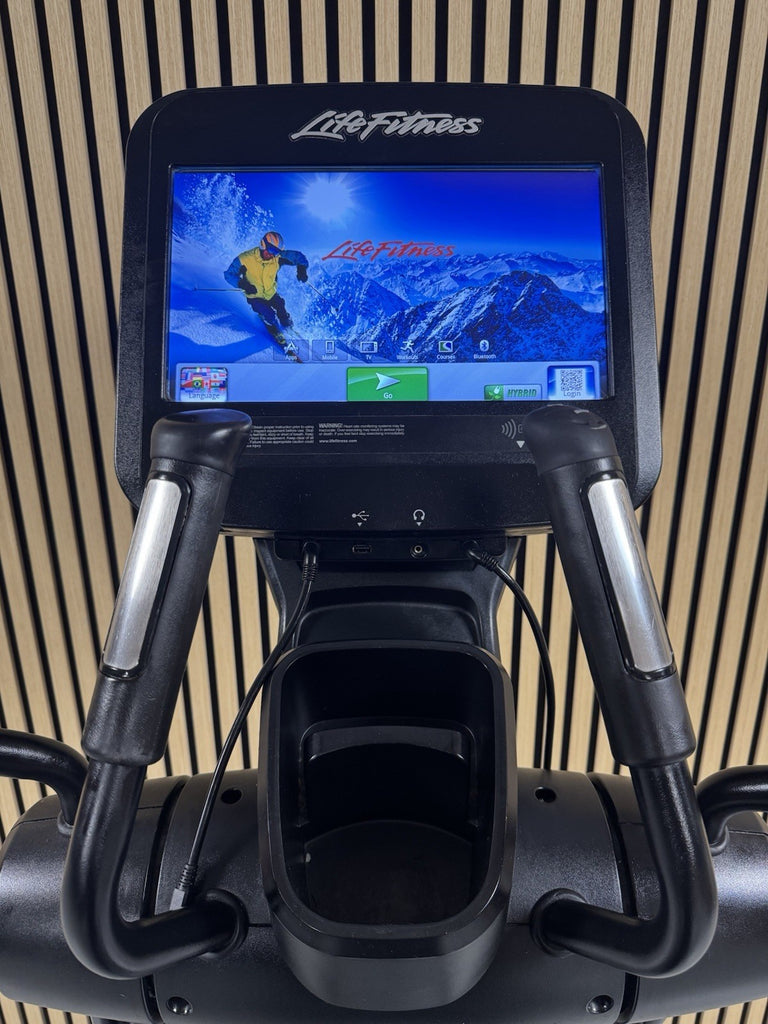 Life Fitness 95X Discover Cross Trainer With SE Console