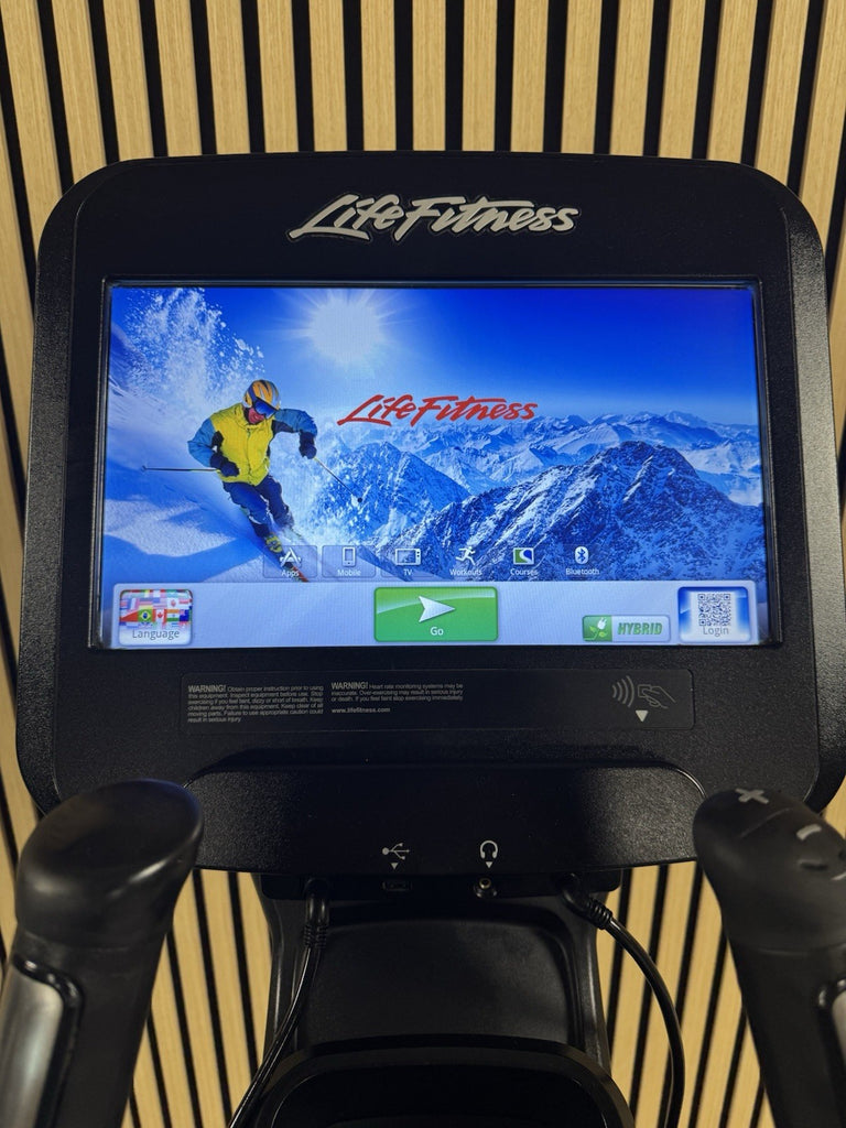 Life Fitness 95X Discover Cross Trainer With SE Console