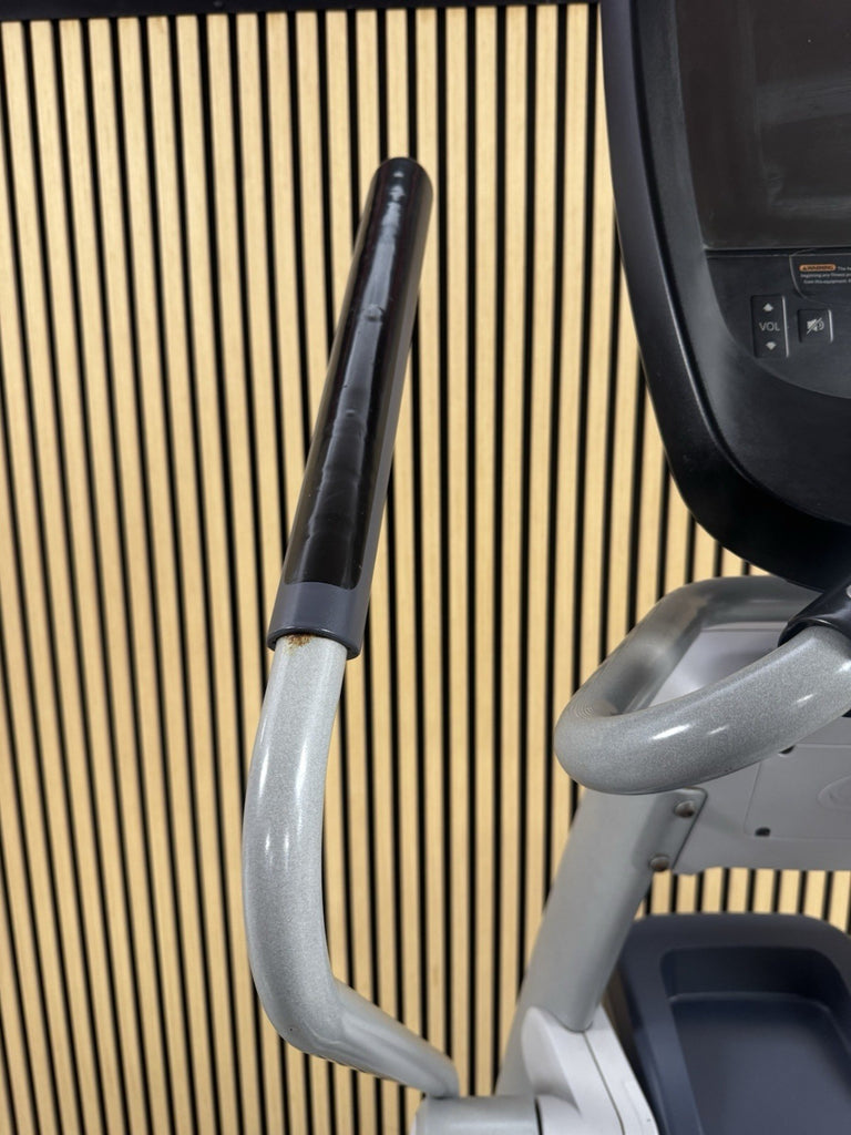 Precor EFX 885 Cross Trainer With P82 Console