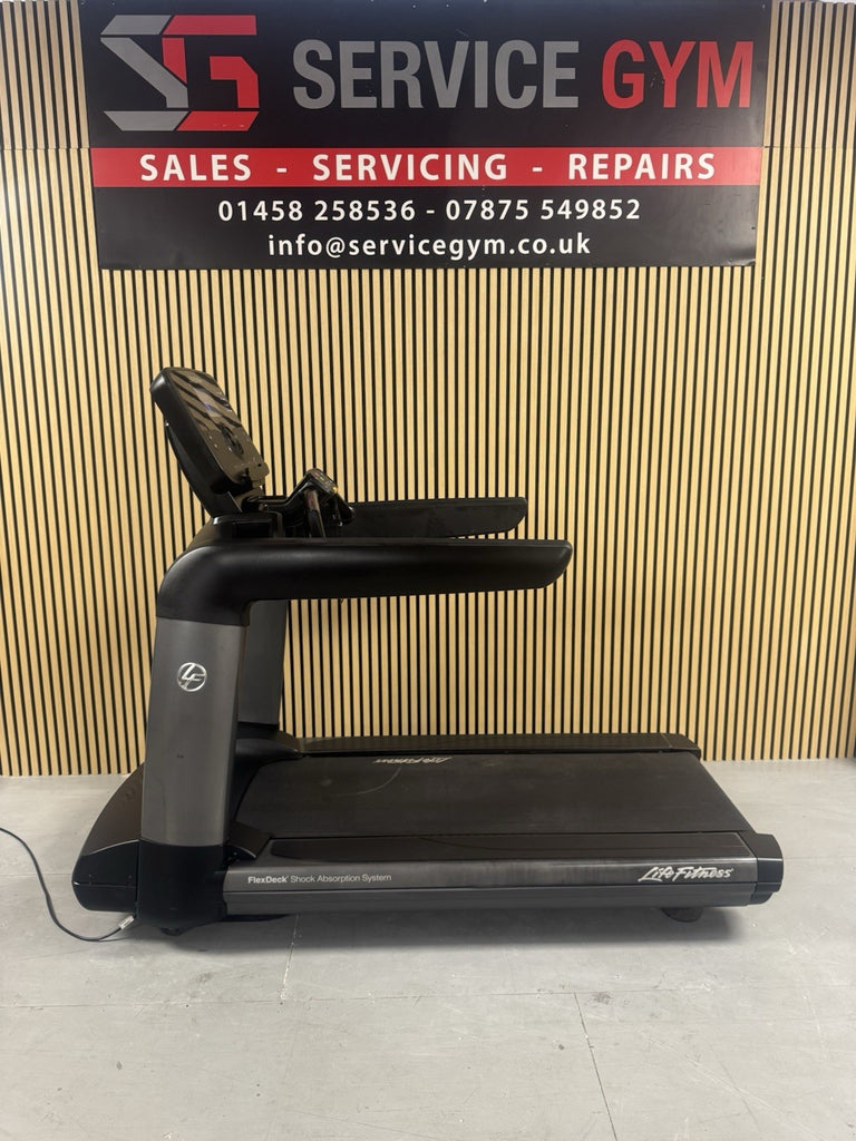 Life Fitness 95T Treadmill With Explore Console
