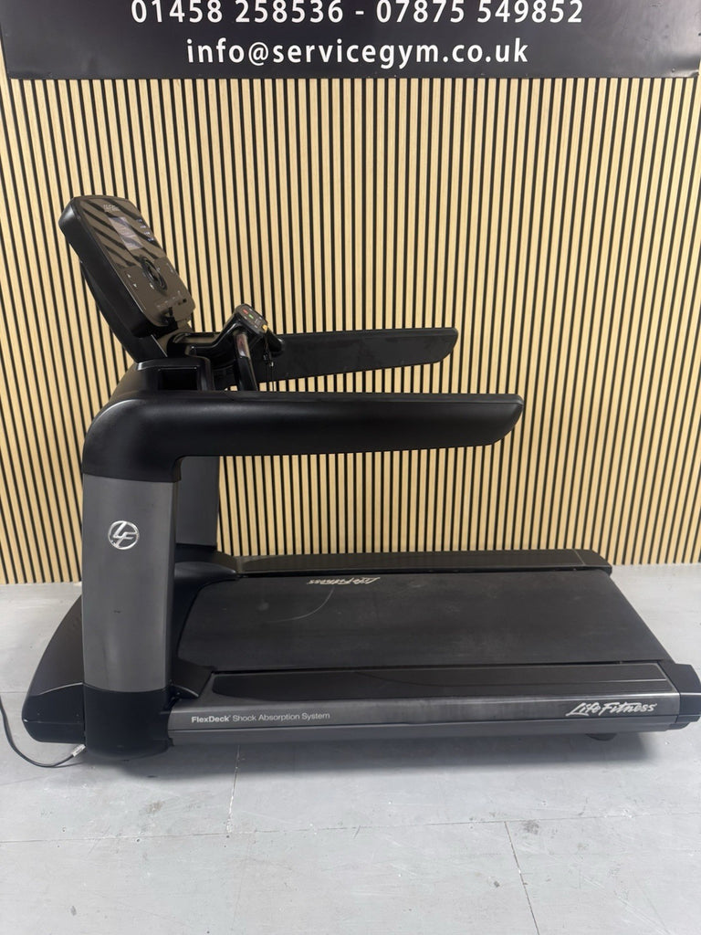Life Fitness 95T Treadmill With Explore Console
