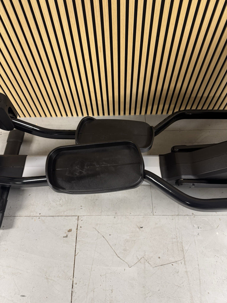 Life Fitness 95X Discover Cross Trainer With SE Console