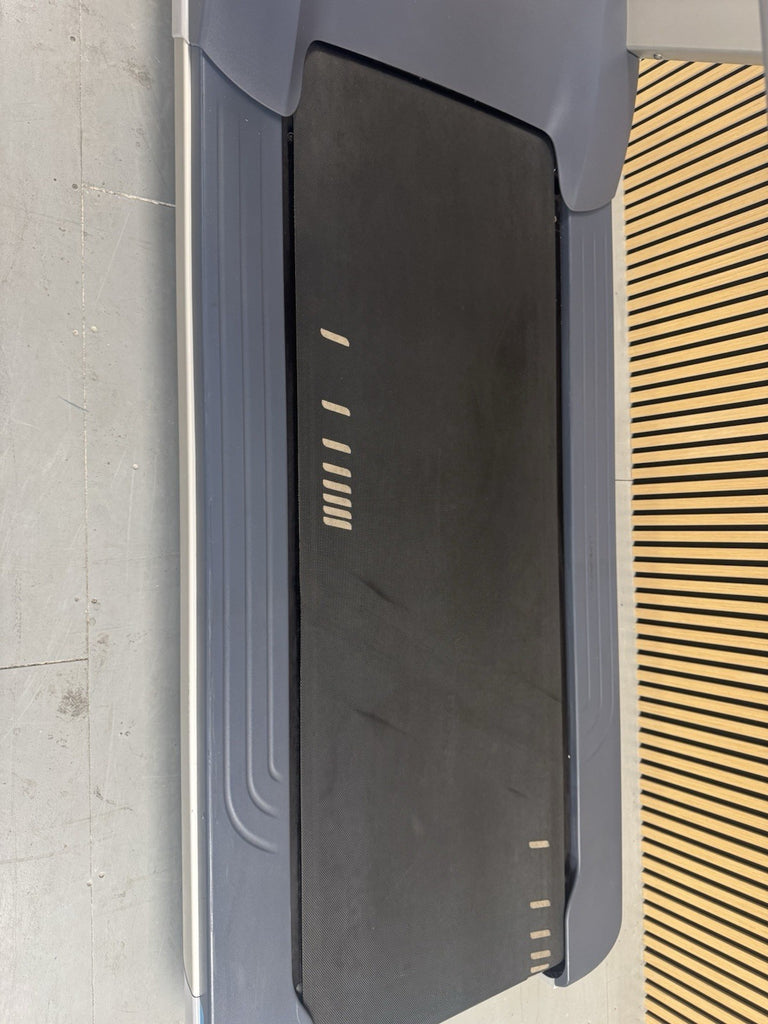 Precor Treadmill TRM 835 Series With P30 LED Console