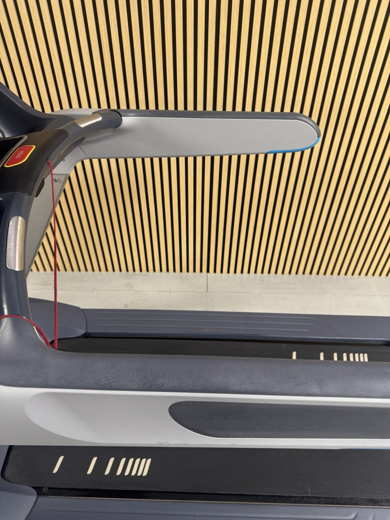 Precor Treadmill 885 Series with P82 Console