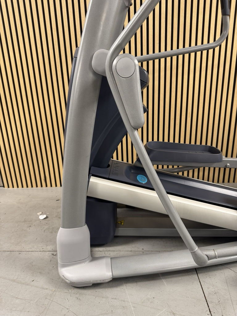 Precor EFX 885 Cross Trainer With P82 Console
