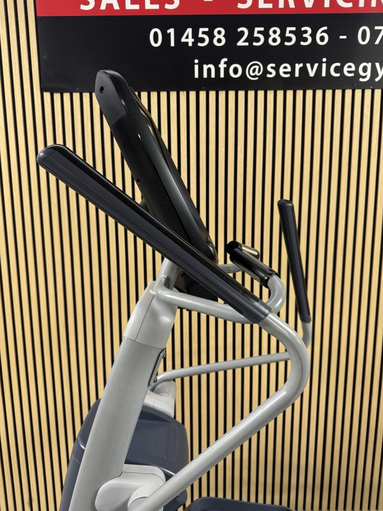 Precor EFX 885 Cross Trainer With P82 Console