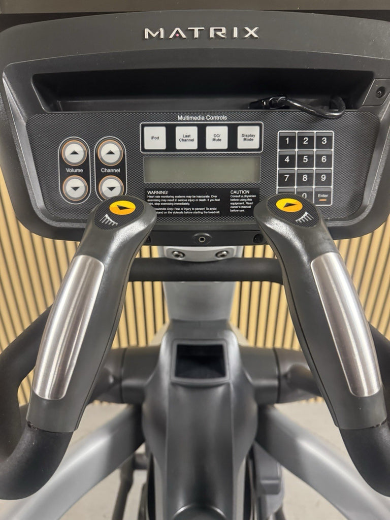 Matrix E7xi Elliptical Cross Trainer