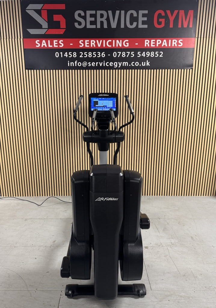 Life Fitness 95X Discover Cross Trainer With SE Console
