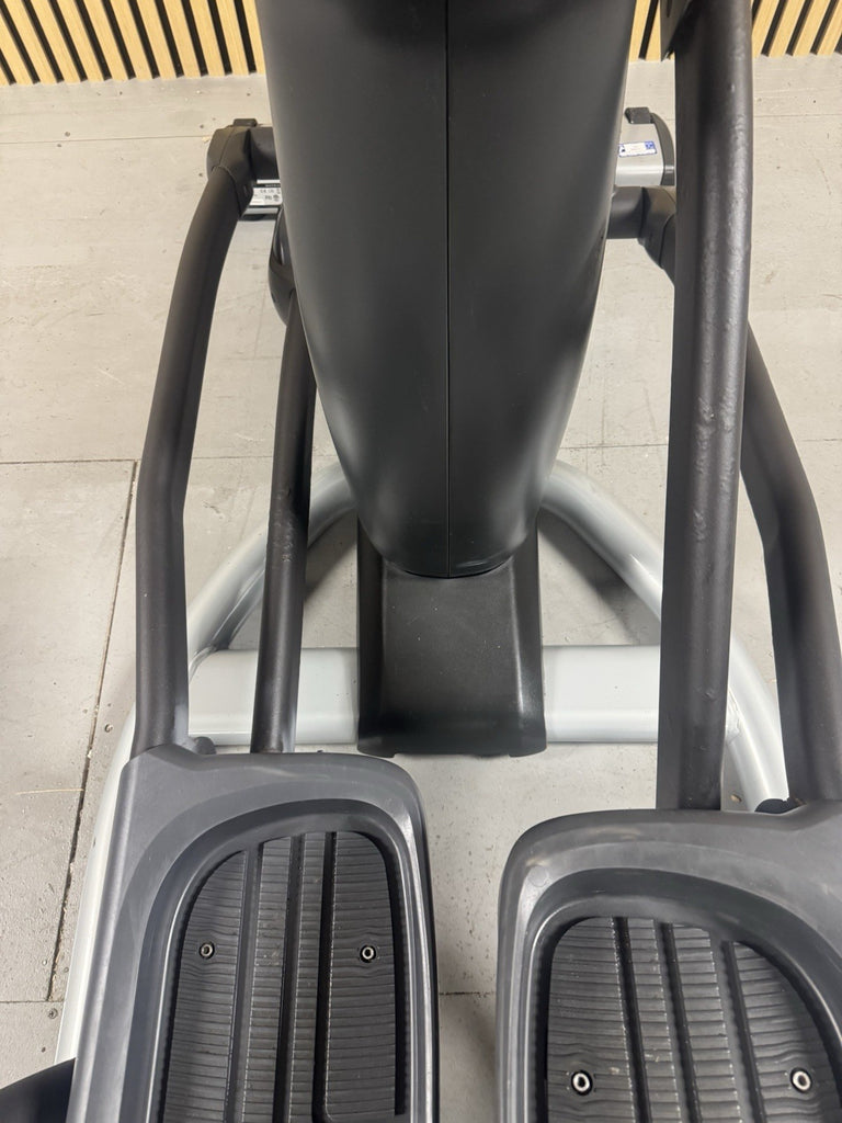 Matrix E7xi Elliptical Cross Trainer