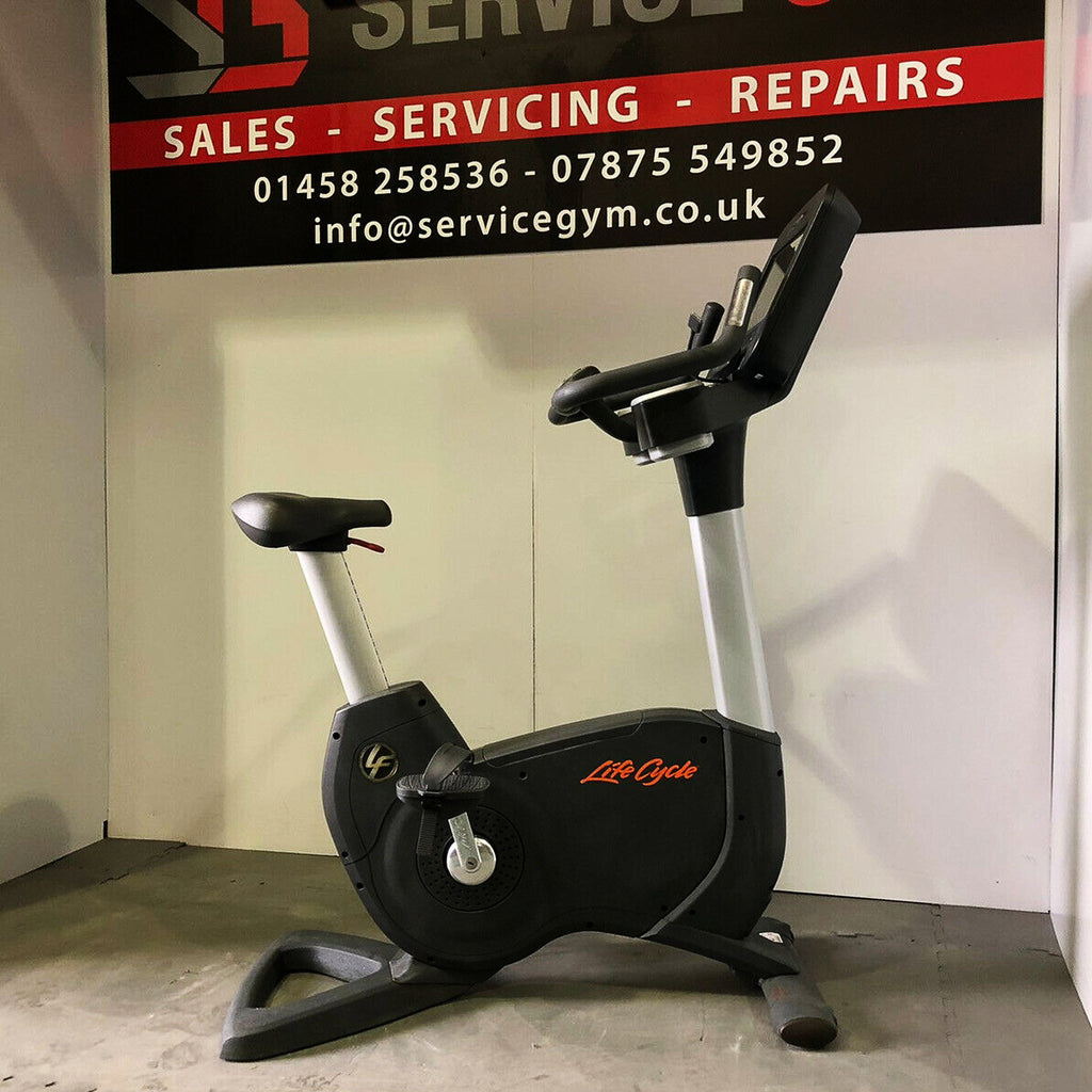 Life Fitness 95C Discover Upright Bike With SE Console. Commercial Gym Equipment