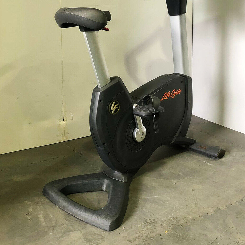 Life Fitness 95C Discover Upright Bike With SE Console. Commercial Gym Equipment