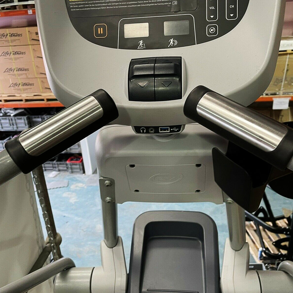 Precor 885 Cross Trainer With P80 Console. Commercial Gym Equipment